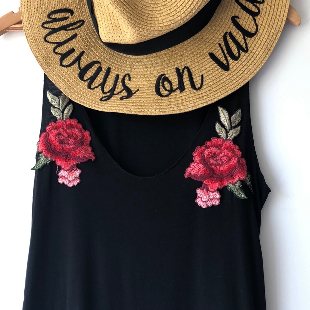 Curved Hem Tank Top w/ Rose Embroidery